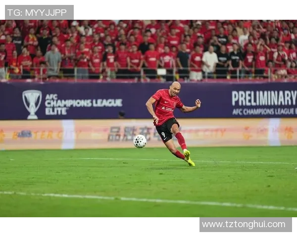 成都足球队在锦标赛中的实力展现与未来发展潜力分析 成都足球队在锦标赛中的实力展现与未来发展潜力分析